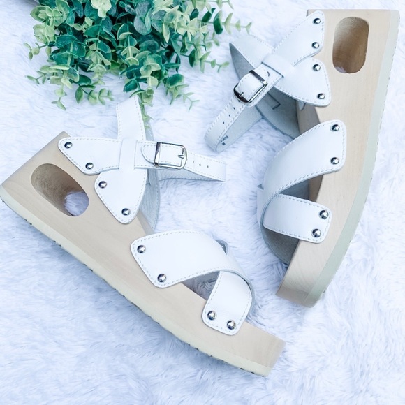 Jeffrey CampbellNWOB White Platform Sandals